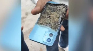 انفجار مفاجئ.. هاتف موتورولا يشتعل داخل جيب مستخدم